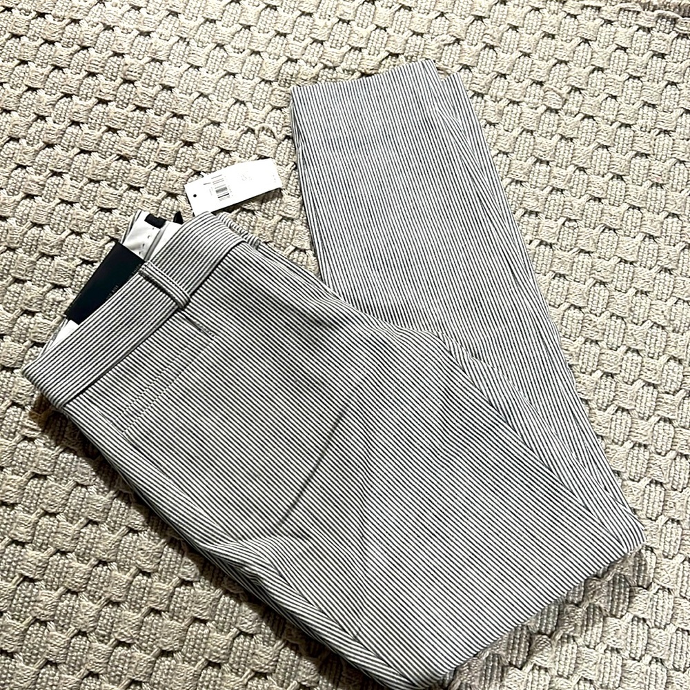 NWT. Banana republic Sloan ankle length pants trousers. Gray and white stripe